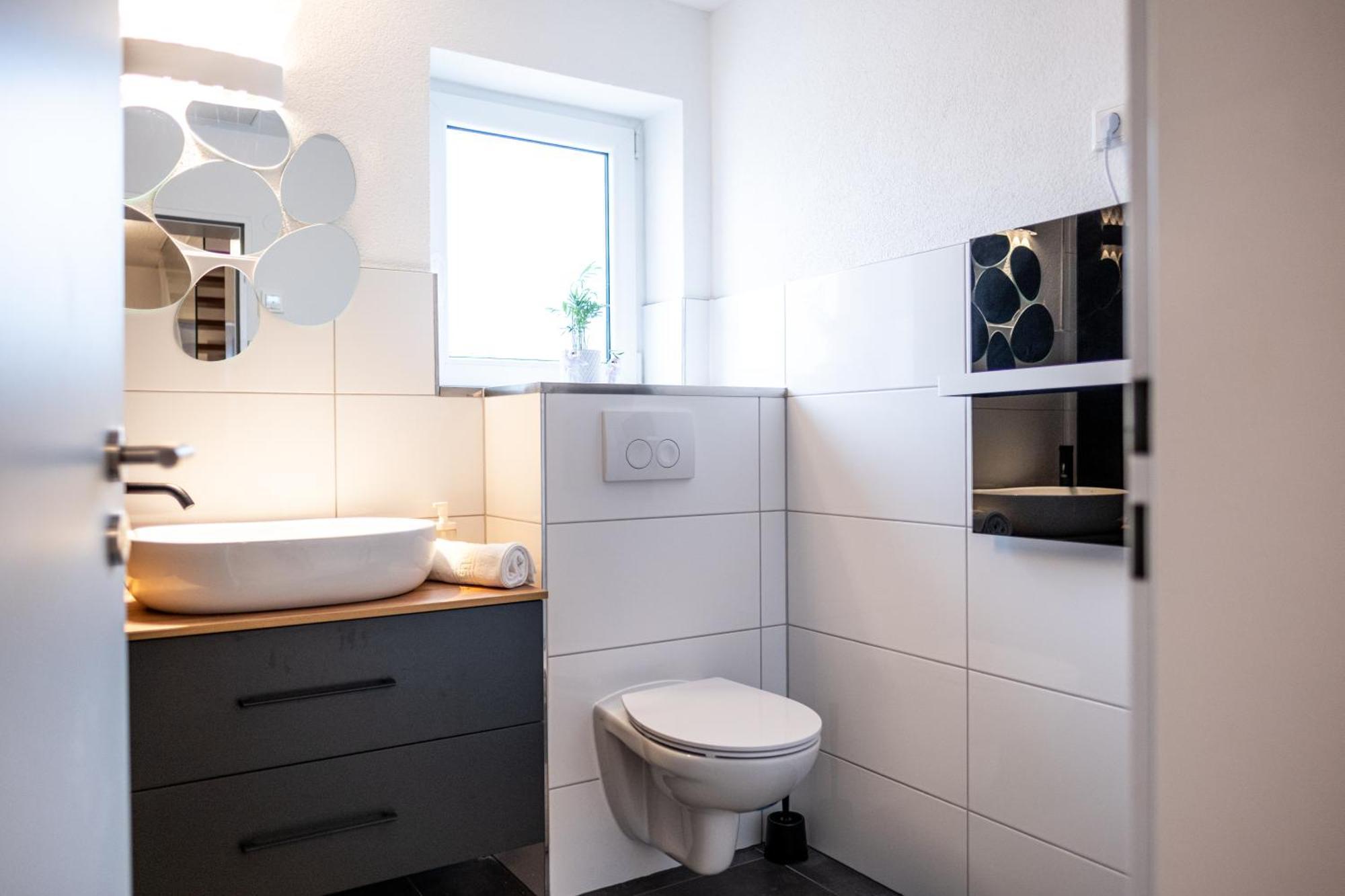 Klassen Apartments! Stadtnahes Ferienhaus* Mit Terrasse In Aulendorf * Fuer 6-8 Personen מראה חיצוני תמונה