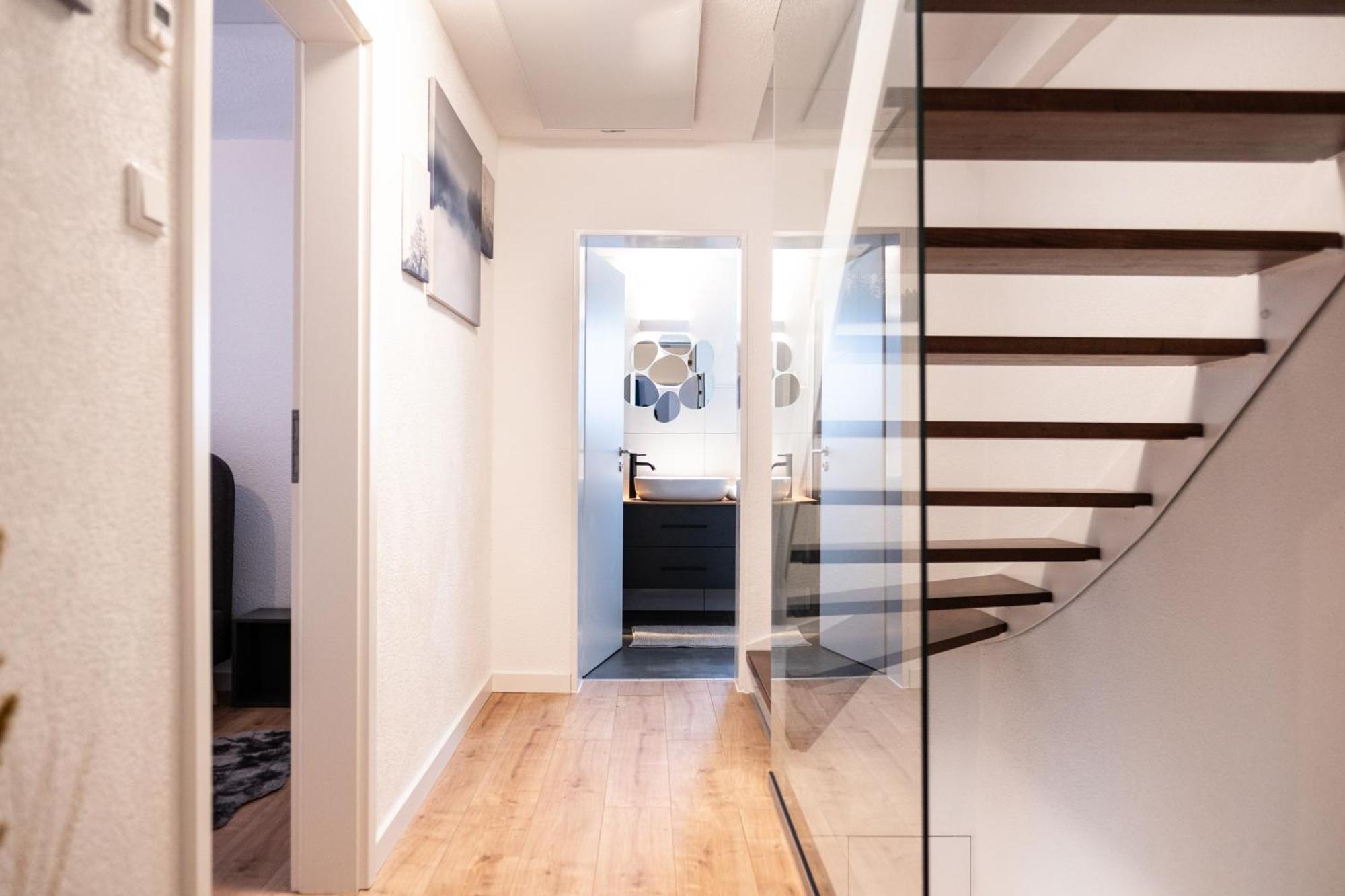 Klassen Apartments! Stadtnahes Ferienhaus* Mit Terrasse In Aulendorf * Fuer 6-8 Personen מראה חיצוני תמונה
