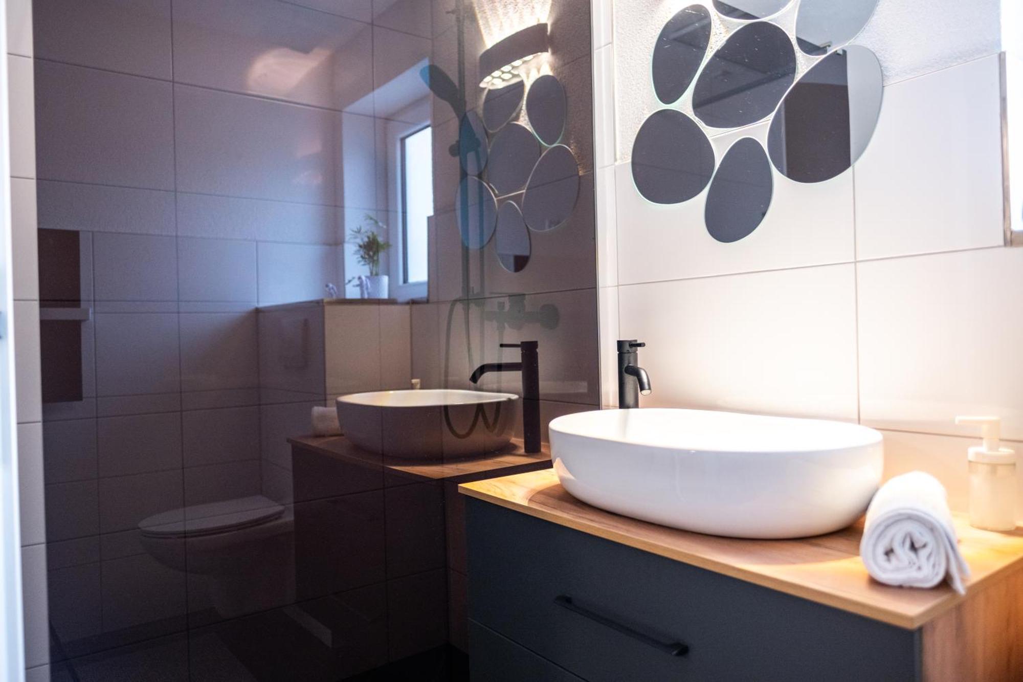 Klassen Apartments! Stadtnahes Ferienhaus* Mit Terrasse In Aulendorf * Fuer 6-8 Personen מראה חיצוני תמונה
