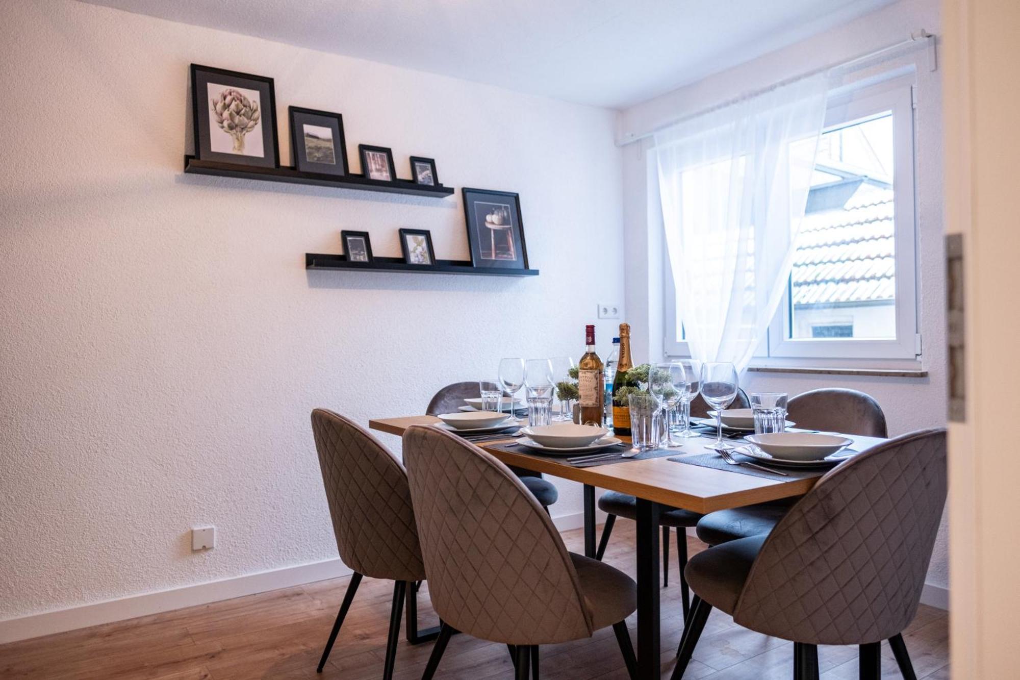 Klassen Apartments! Stadtnahes Ferienhaus* Mit Terrasse In Aulendorf * Fuer 6-8 Personen מראה חיצוני תמונה